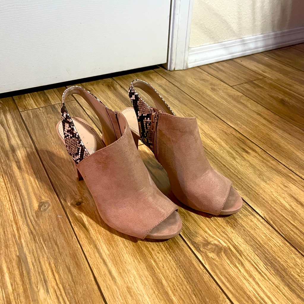 Kelly  Katie Brand Womens Size 9 Heels